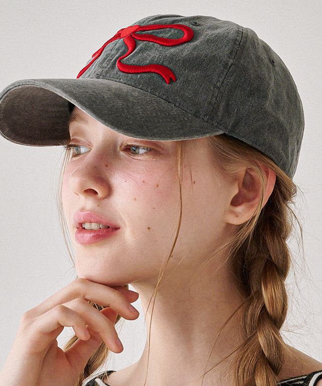 MUSINSA公式 | RONRON HEART RIBBON BALL CAP CHARCOAL