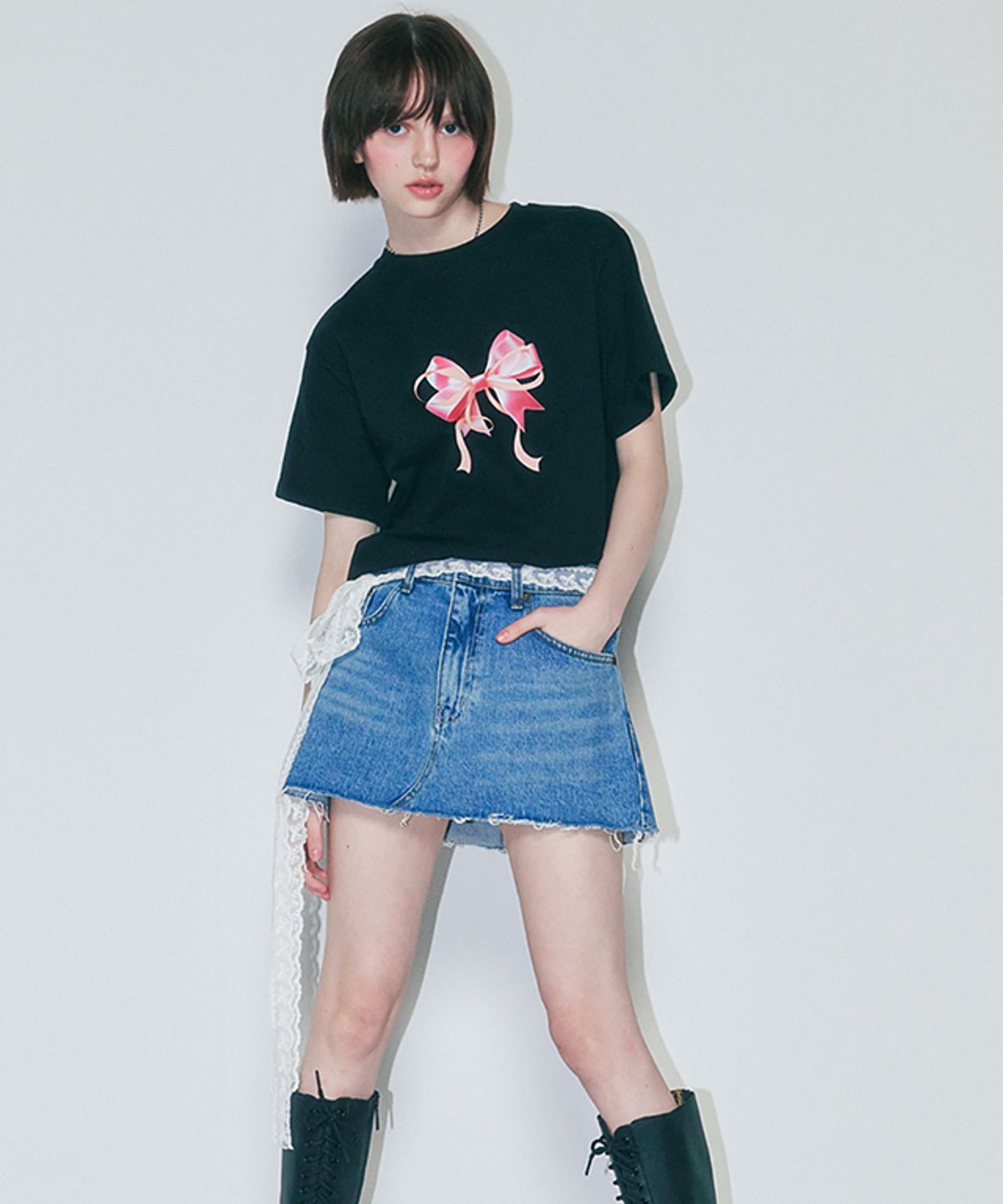 론론(RONRON) DOUBLE RIBBON BASIC FIT T SHIRT BLACK PINK