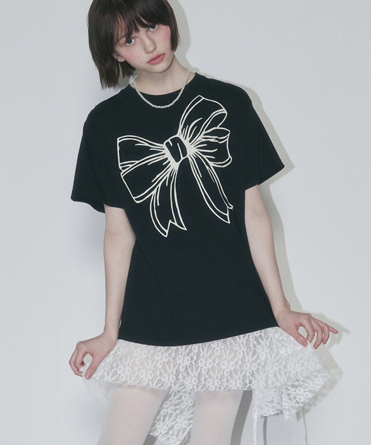 론론(RONRON) BIG RIBBON LINE T SHIRT BLACK CREAM