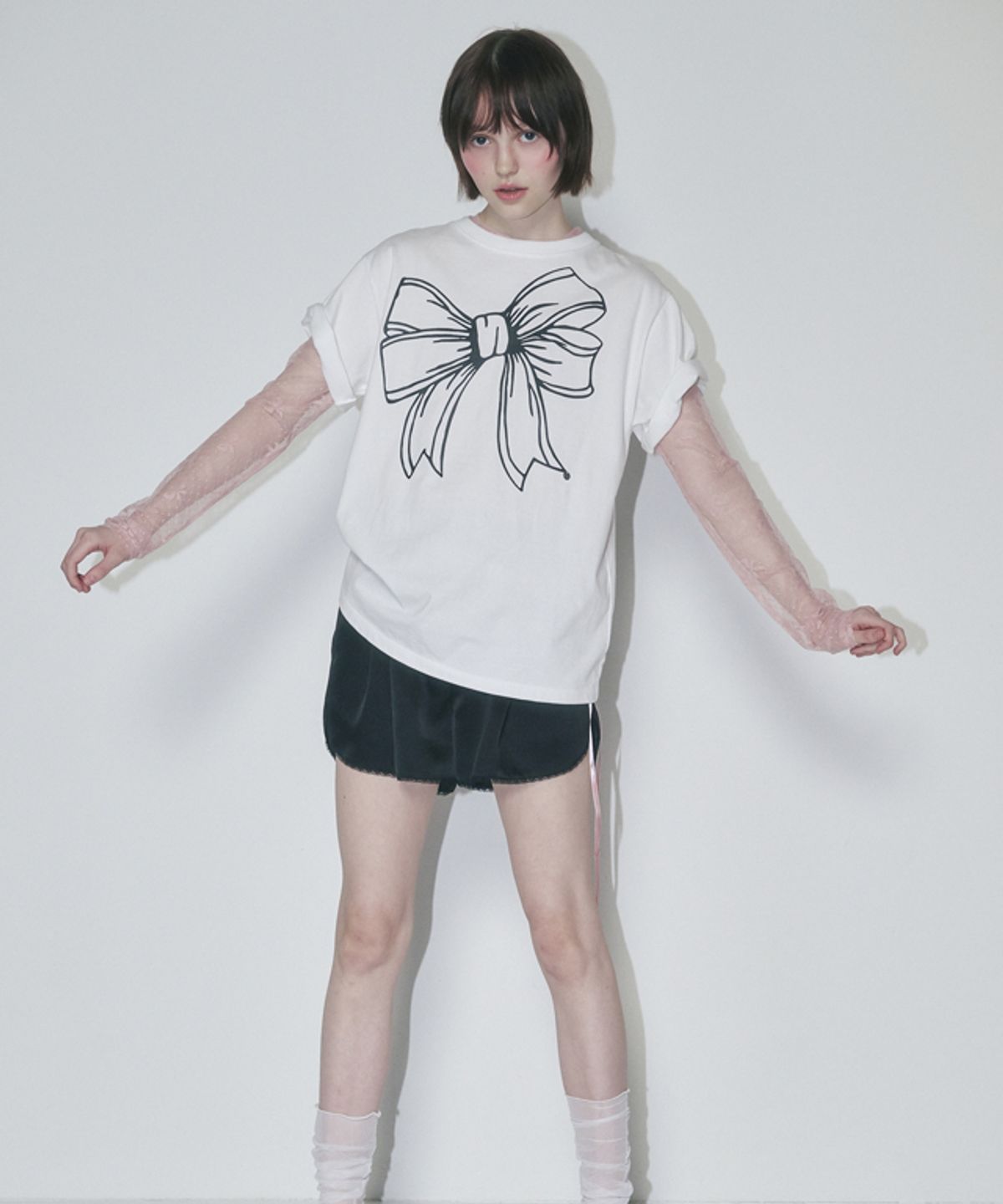 론론(RONRON) BIG RIBBON LINE T SHIRT WHITE BLACK