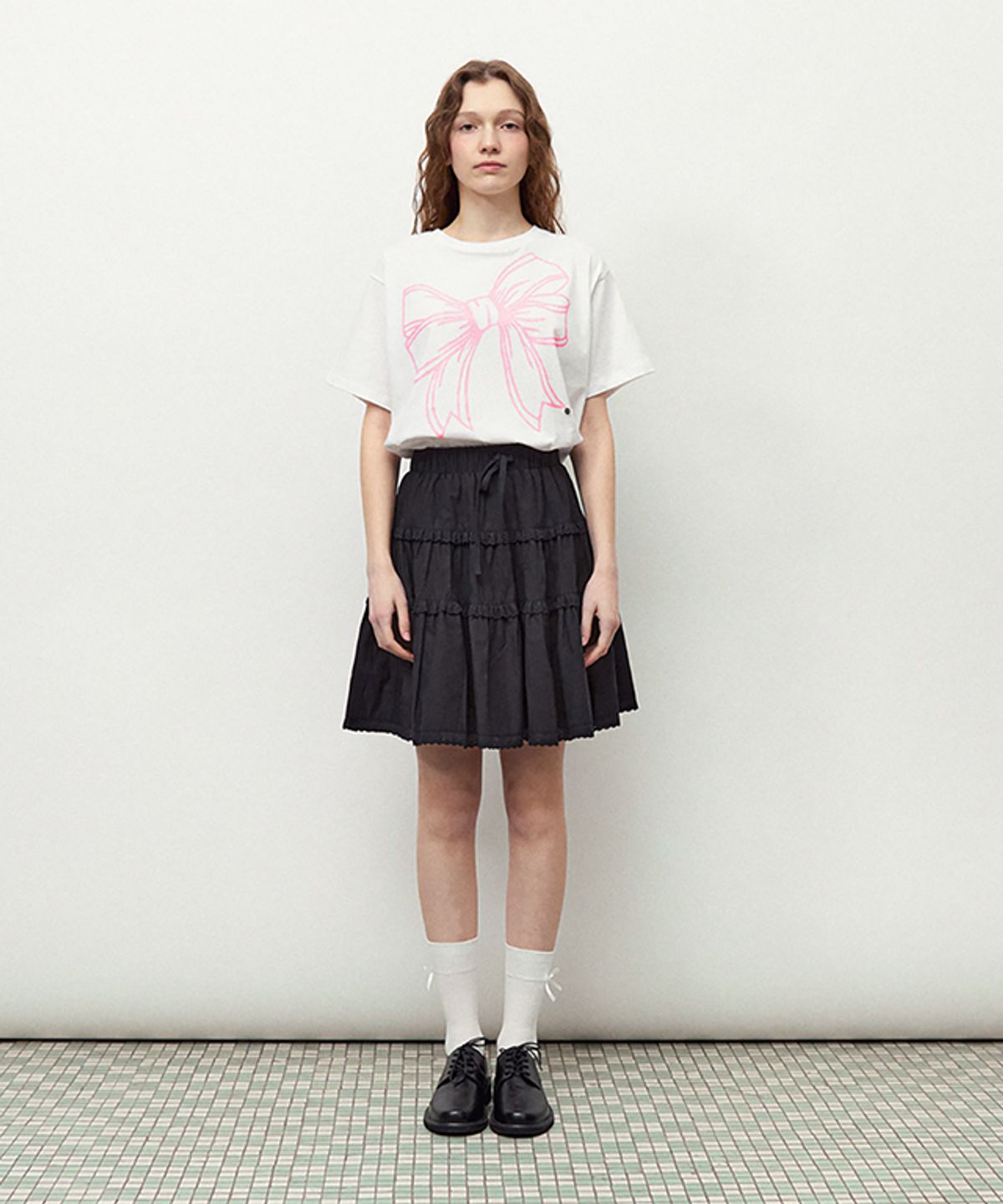 론론(RONRON) BIG RIBBON LINE T SHIRT WHITE PINK