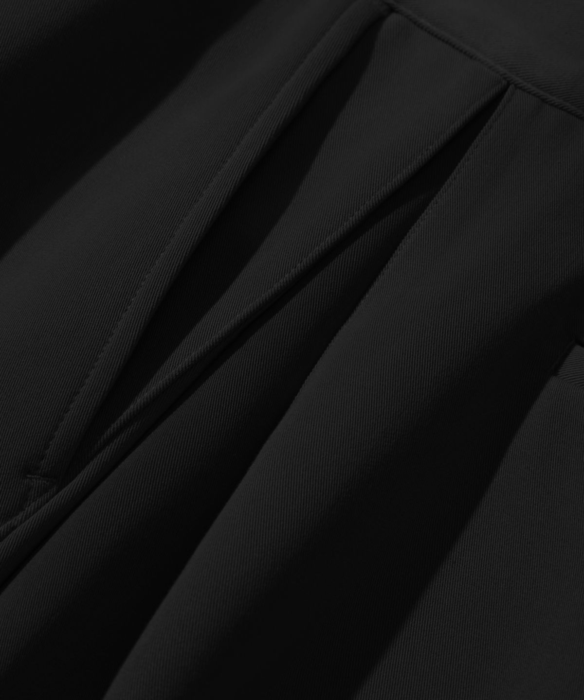 트릴리온(TRILLION) 사이드 턱 스냅 버튼 와이드 슬랙스 (BLACK)