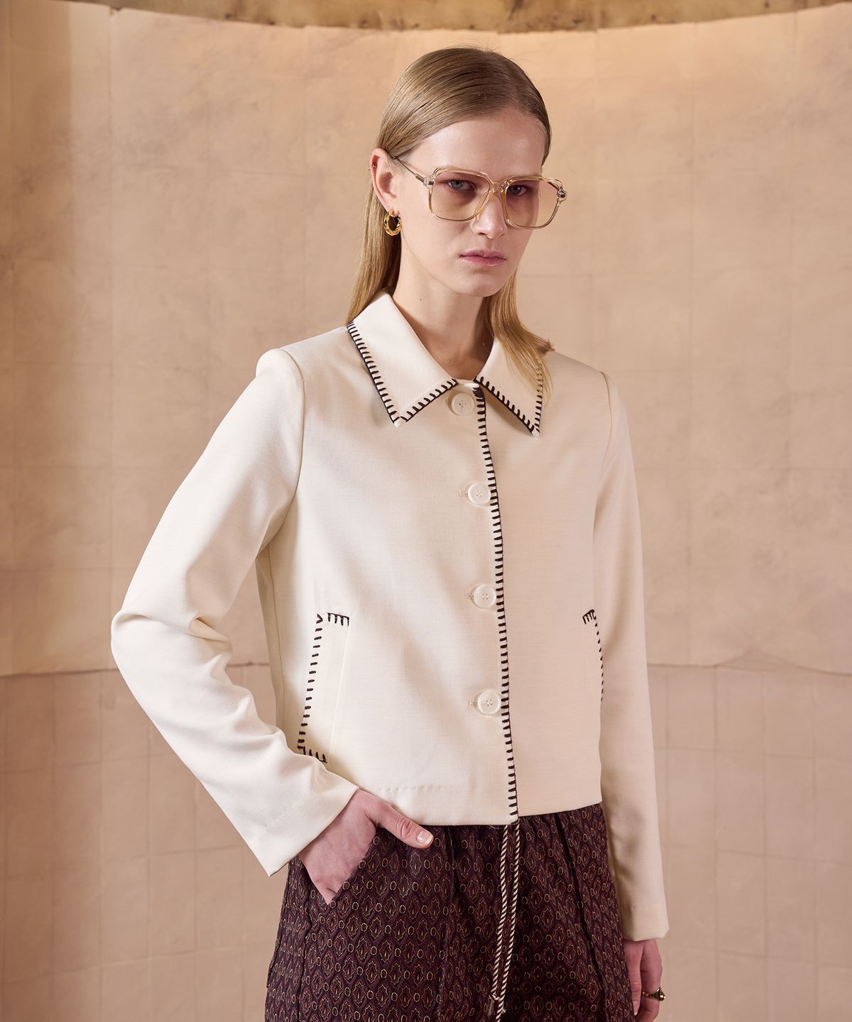 320쇼룸(320SHOWROOM) Buttonhole stitch collar jacket Cream