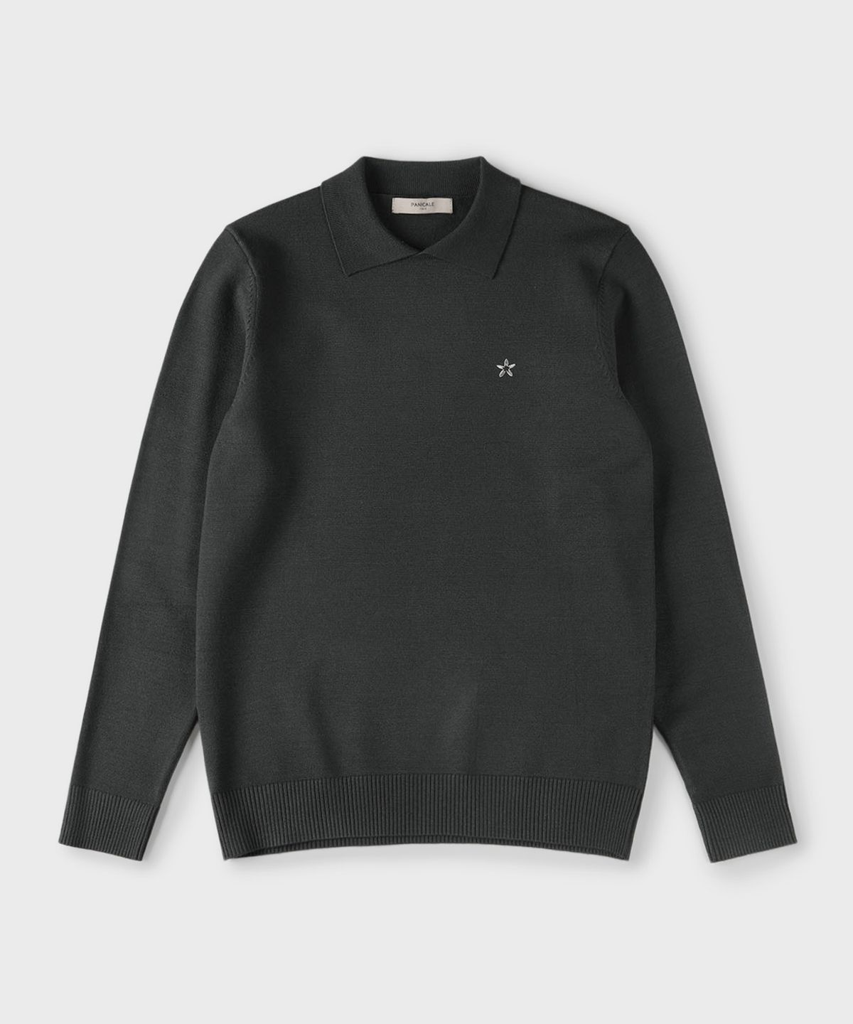 빠니깔레(PANICALE) 차콜 패탈 로고 데일리 카라 니트