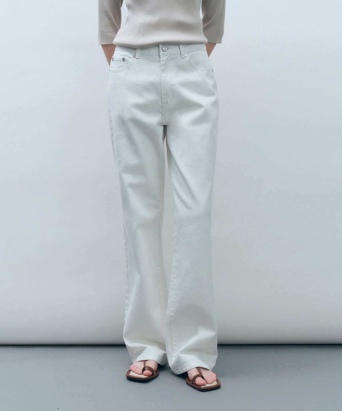 몽돌(MONGDOL) 화이트 데님 스트레이트 팬츠 MDPT054WHITE