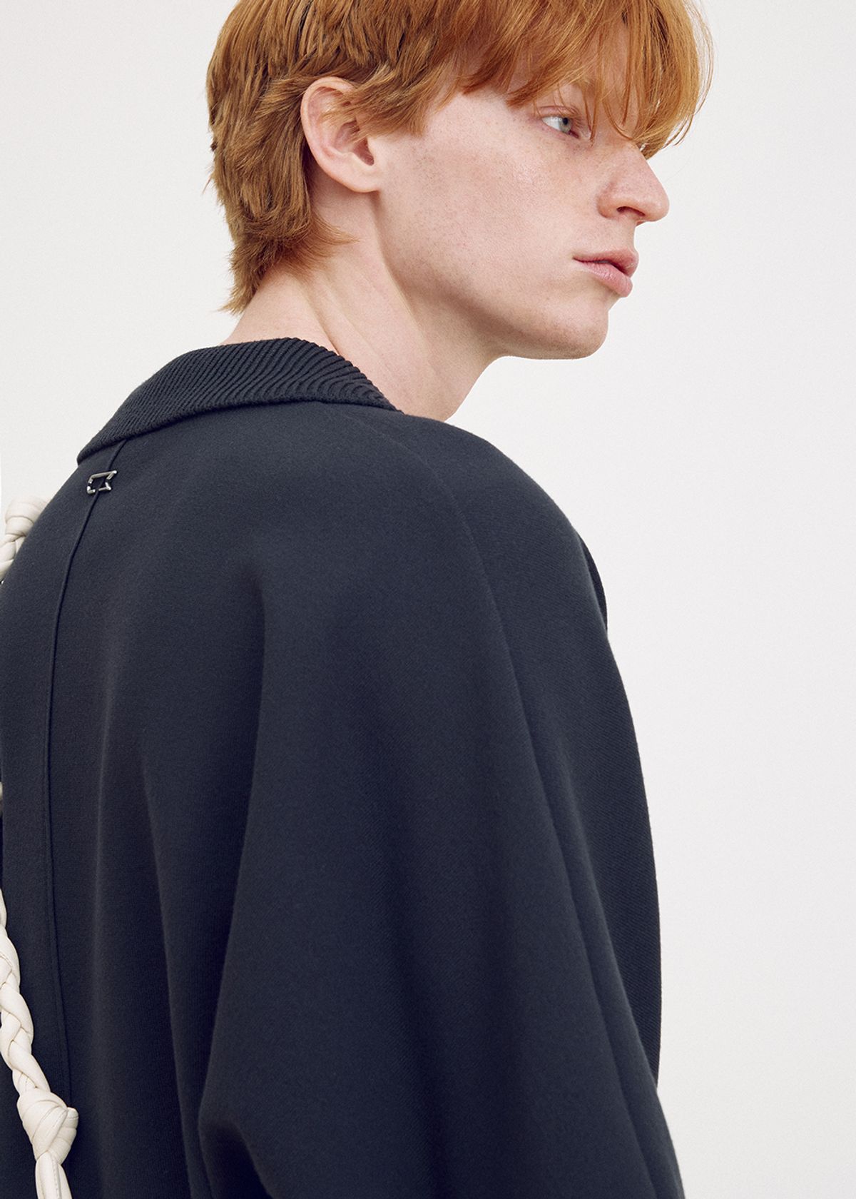우마뭉(UMARMUNG) Elastic viscos half zipup pullover_Graphite