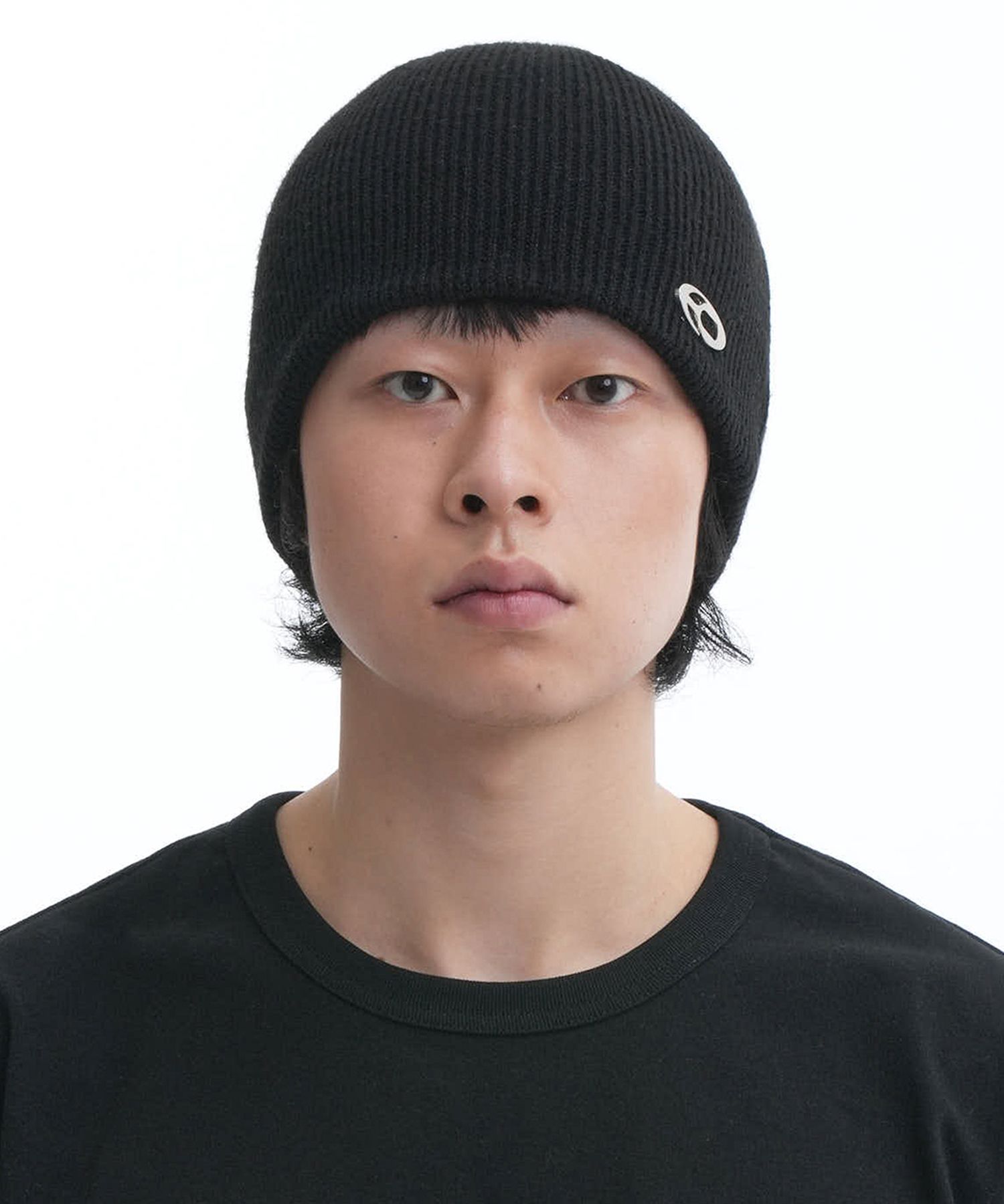 MUSINSA | OY METAL LOGO BEANIE-BLACK