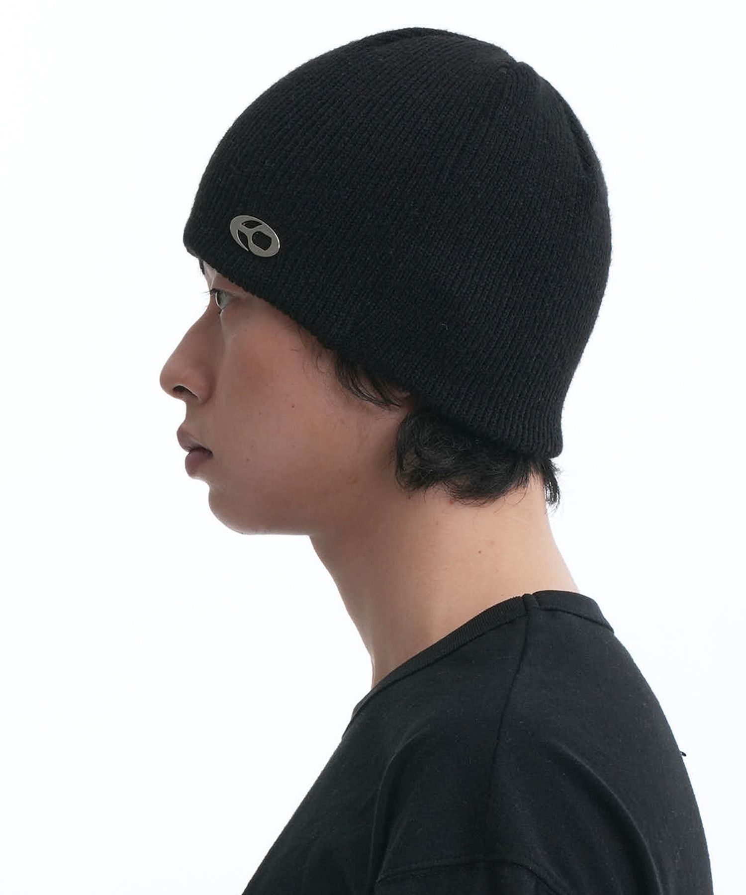 MUSINSA | OY METAL LOGO BEANIE-BLACK