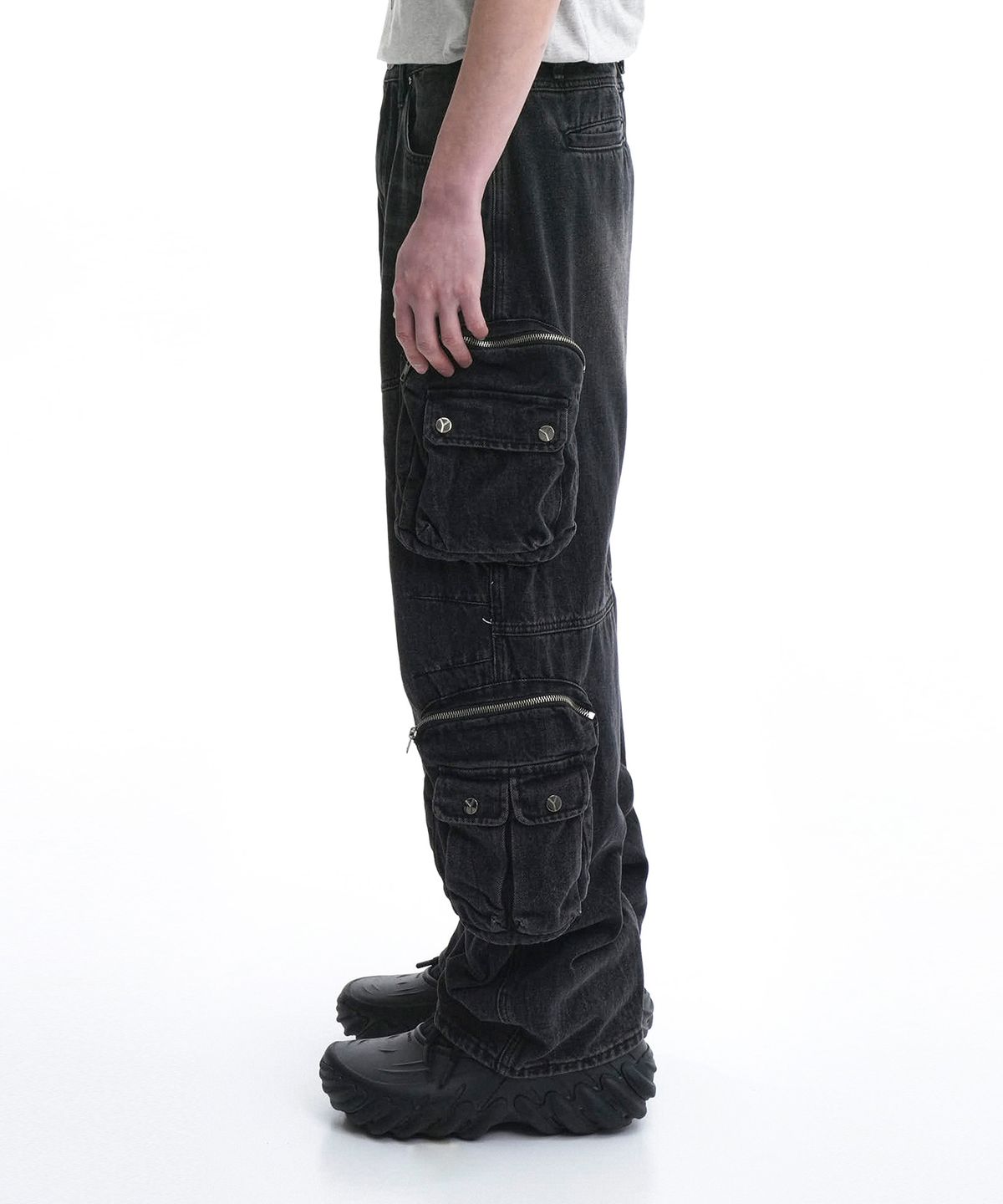 오픈야드(오와이)(OPENYARD(OY)) FOURTEEN CARGO POCKETS WASHED JEANS-BLACK