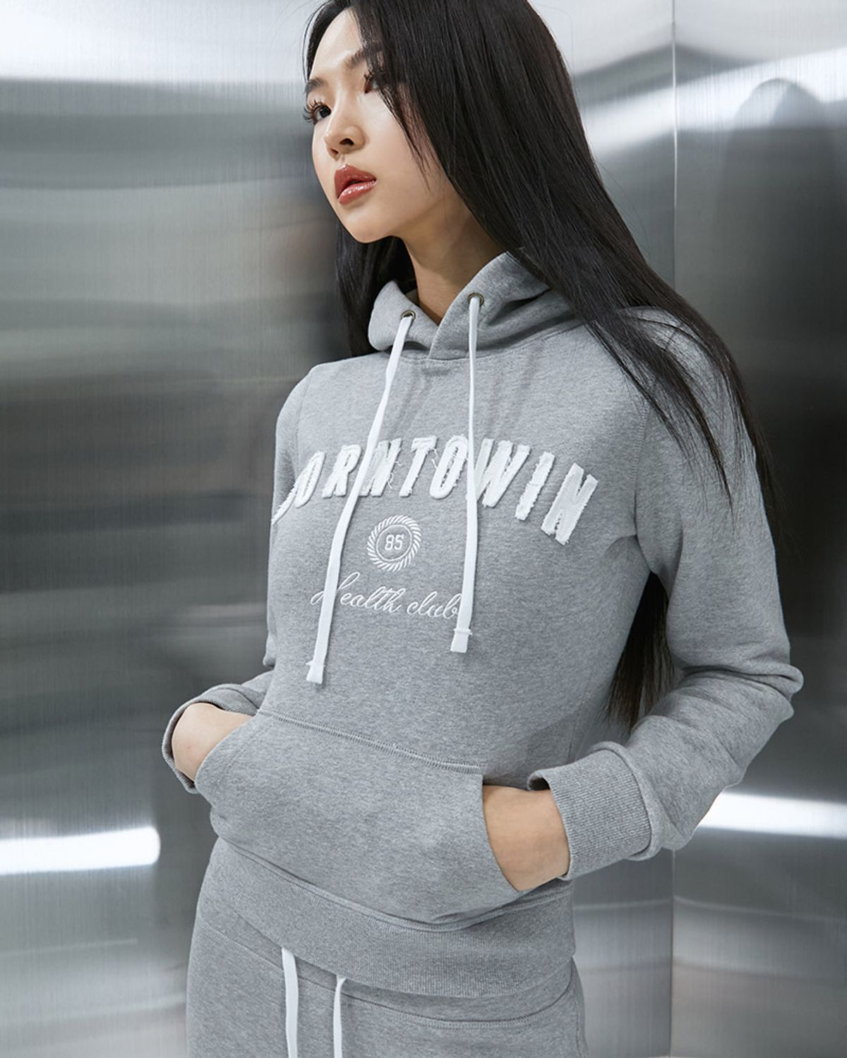 본투윈(BORN TO WIN) BORNTOWIN PATCH SLIM FIT HOODIE [MELANGE GREY]