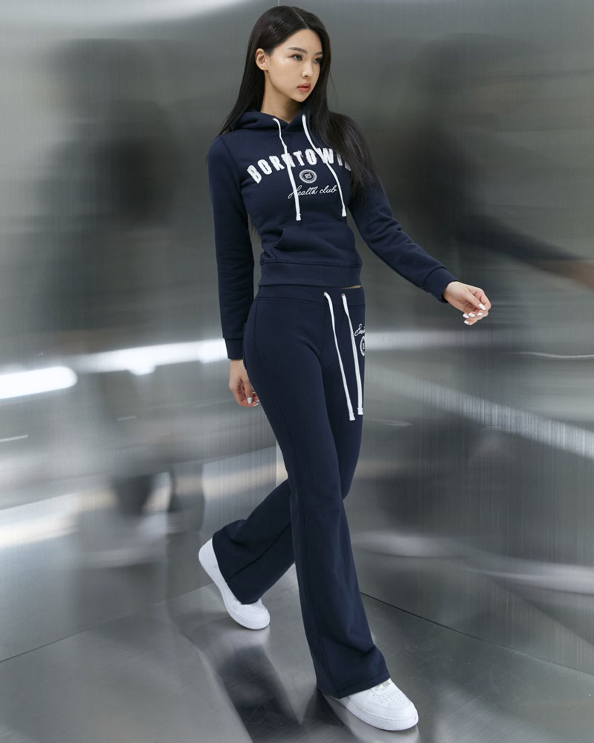 본투윈(BORN TO WIN) BORNTOWIN PATCH SLIM FIT HOODIE [NAVY]