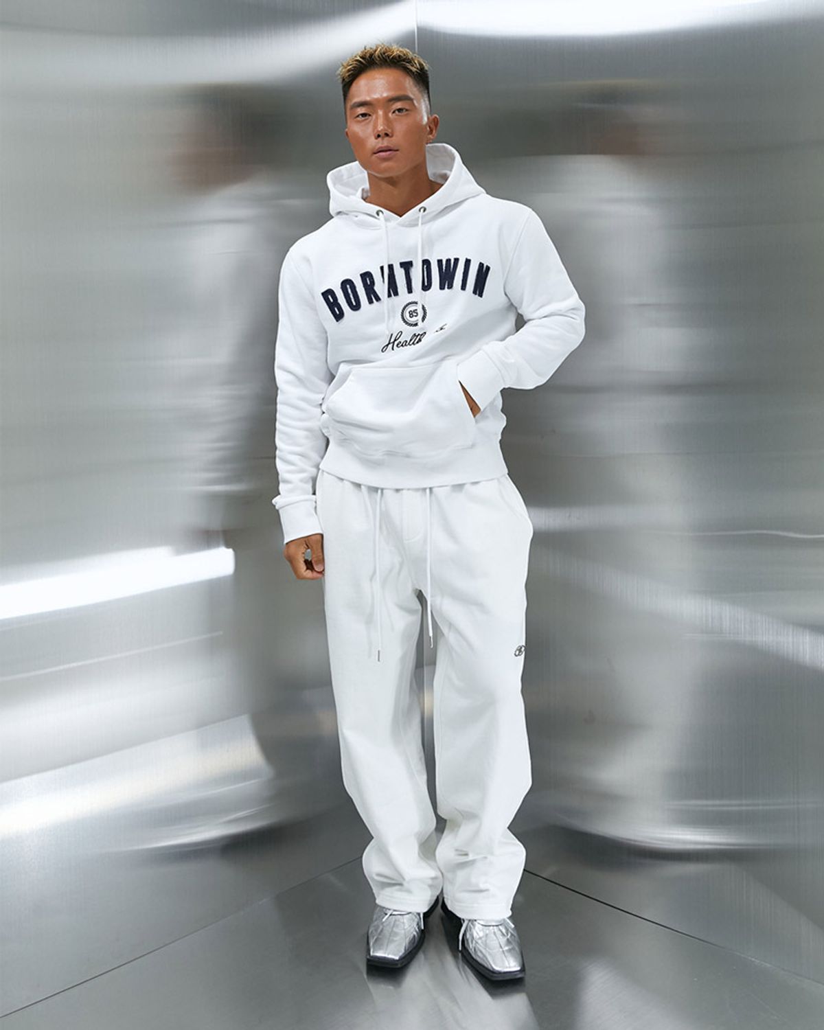 본투윈(BORN TO WIN) BORNTOWIN PATCH MUSCLE FIT HOODIE [WHITE]