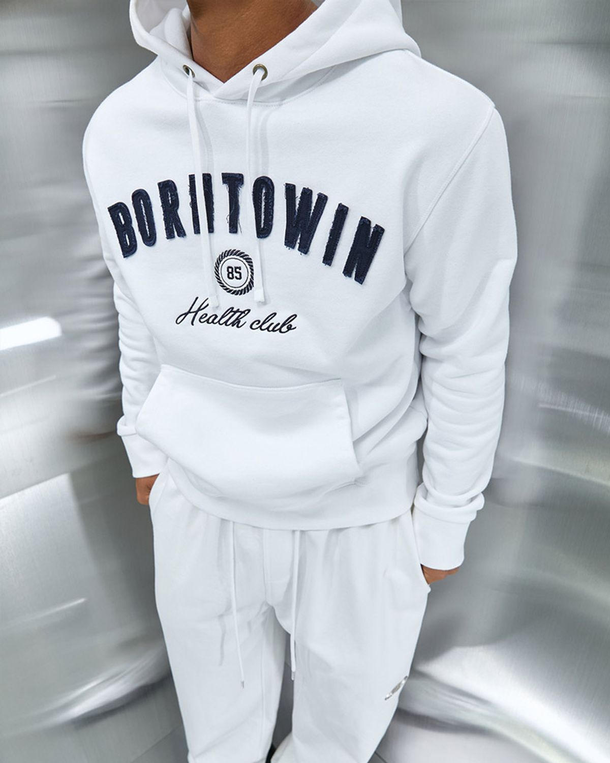 본투윈(BORN TO WIN) BORNTOWIN PATCH MUSCLE FIT HOODIE [WHITE]