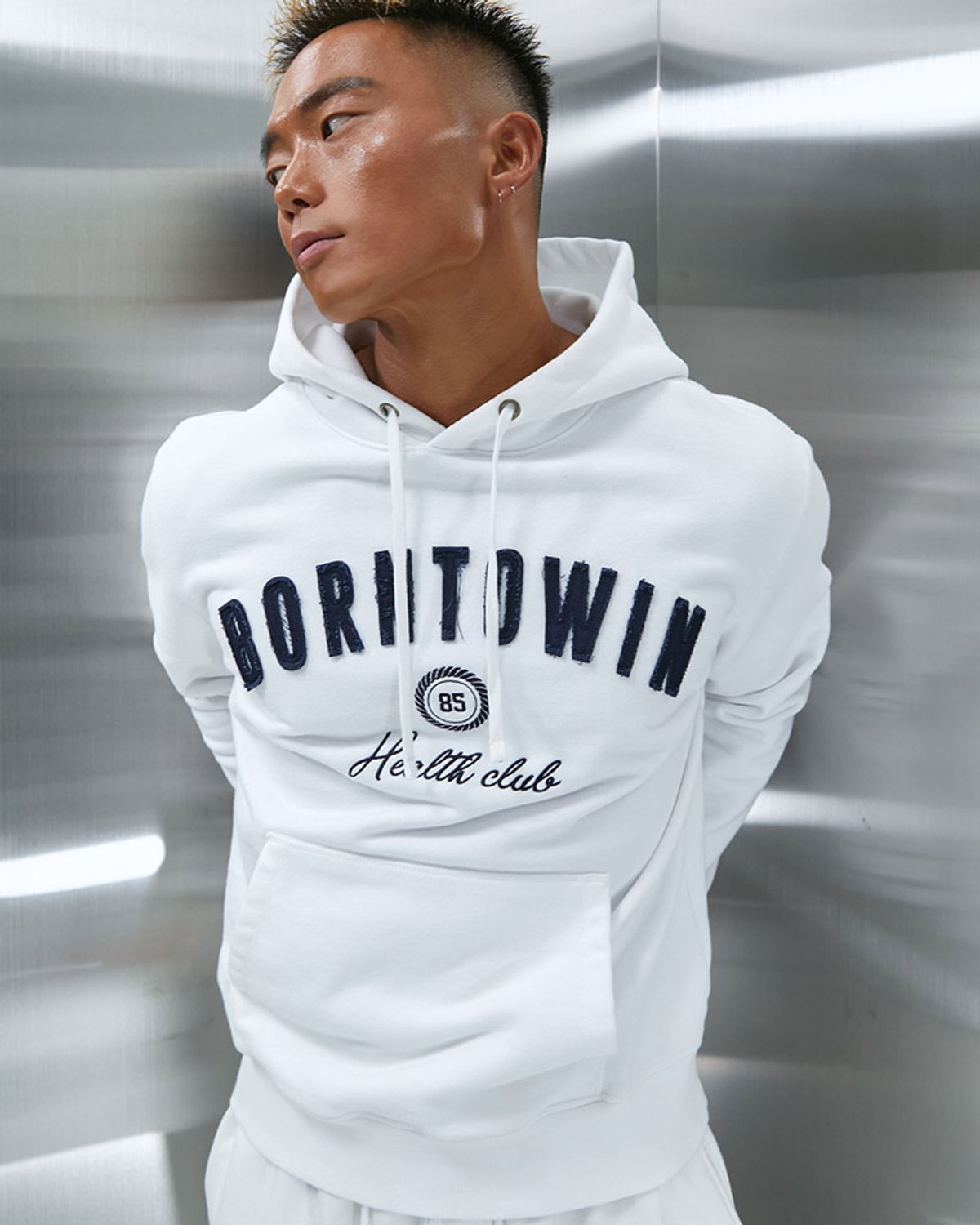본투윈(BORN TO WIN) BORNTOWIN PATCH MUSCLE FIT HOODIE [WHITE]