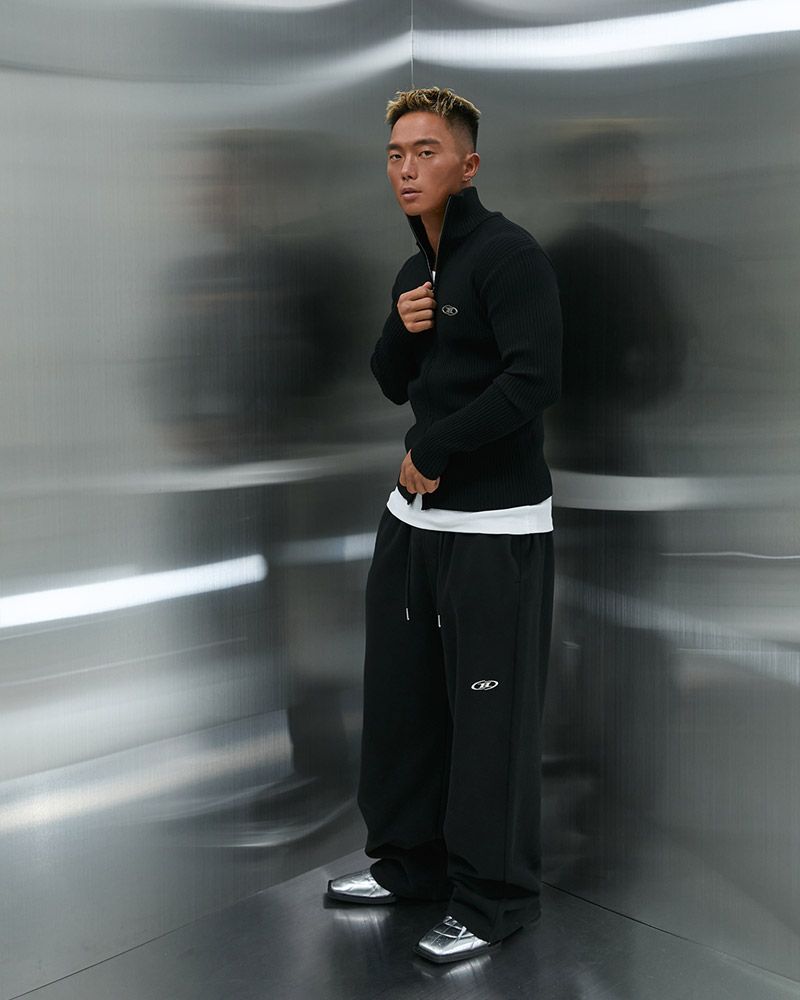 본투윈(BORN TO WIN) MUSCLE FIT FULL ZIP-UP KNIT [BLACK] - 사이즈