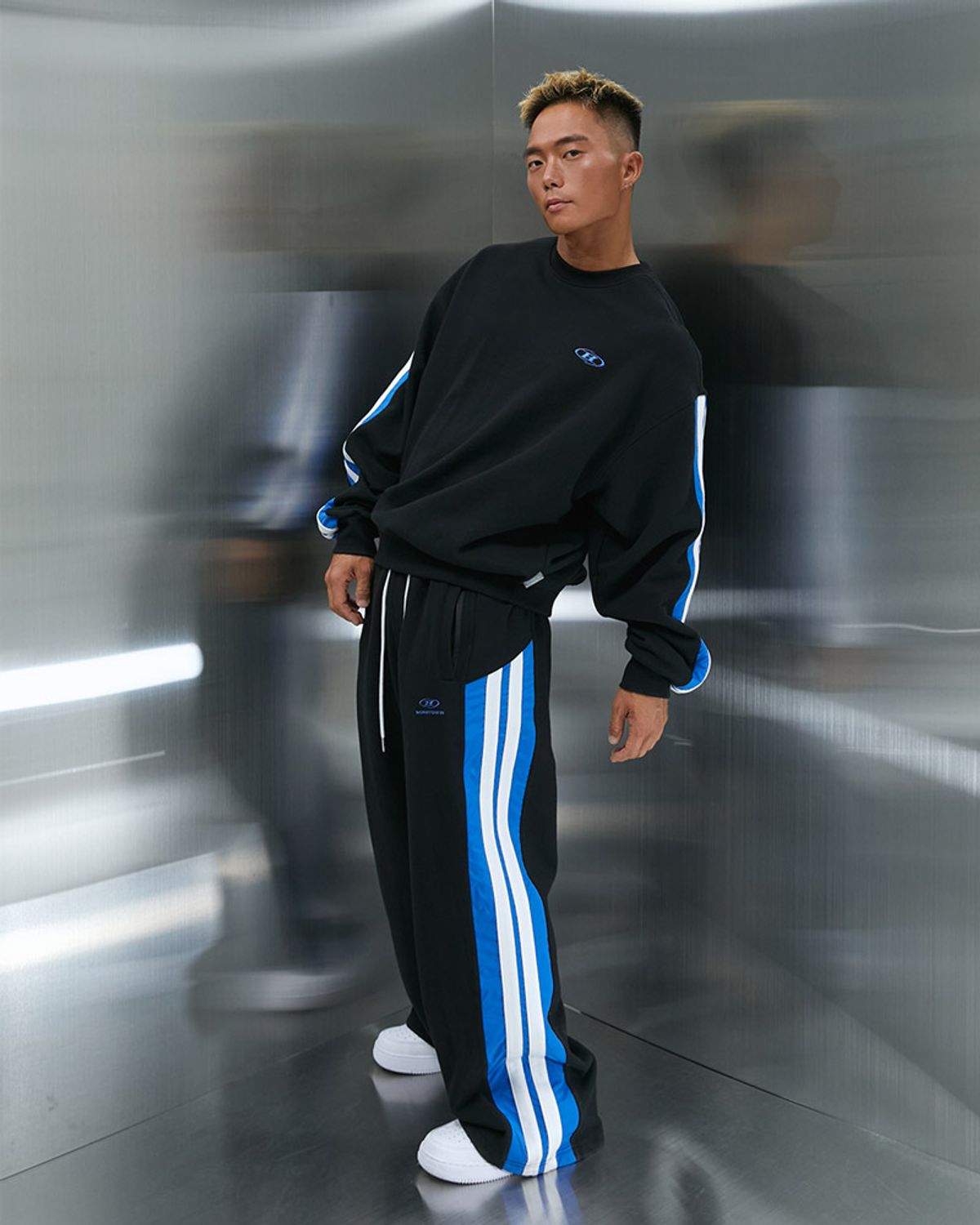 본투윈(BORN TO WIN) SYMBOL B BLOCK LINE SWEATSHIRTS [BLACK]