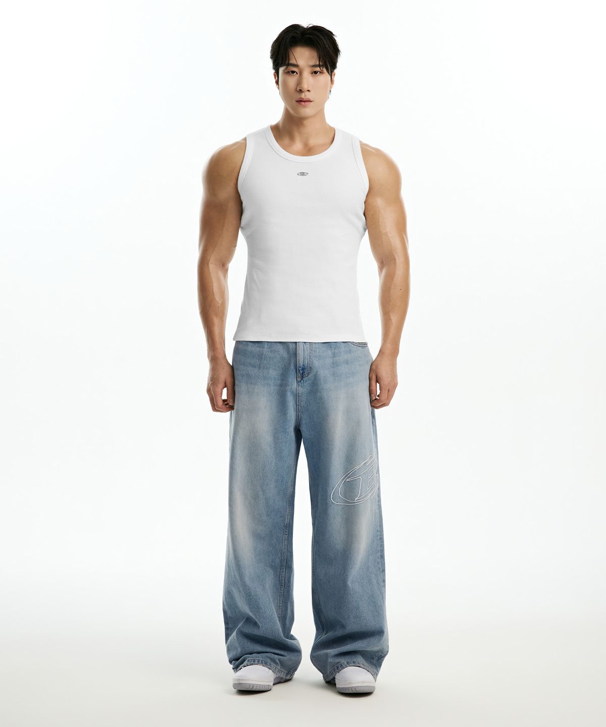본투윈(BORN TO WIN) B PENDANT RIBBED SLEEVELESS [WHITE]
