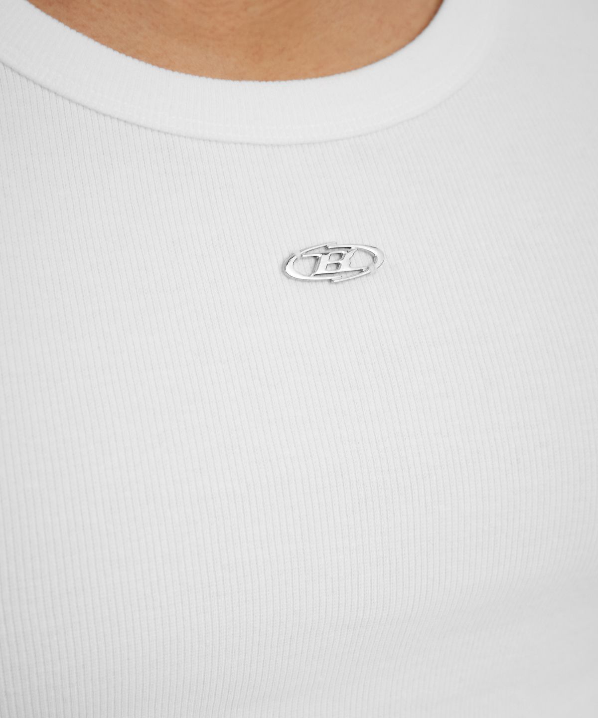 본투윈(BORN TO WIN) B PENDANT RIBBED SLEEVELESS [WHITE]