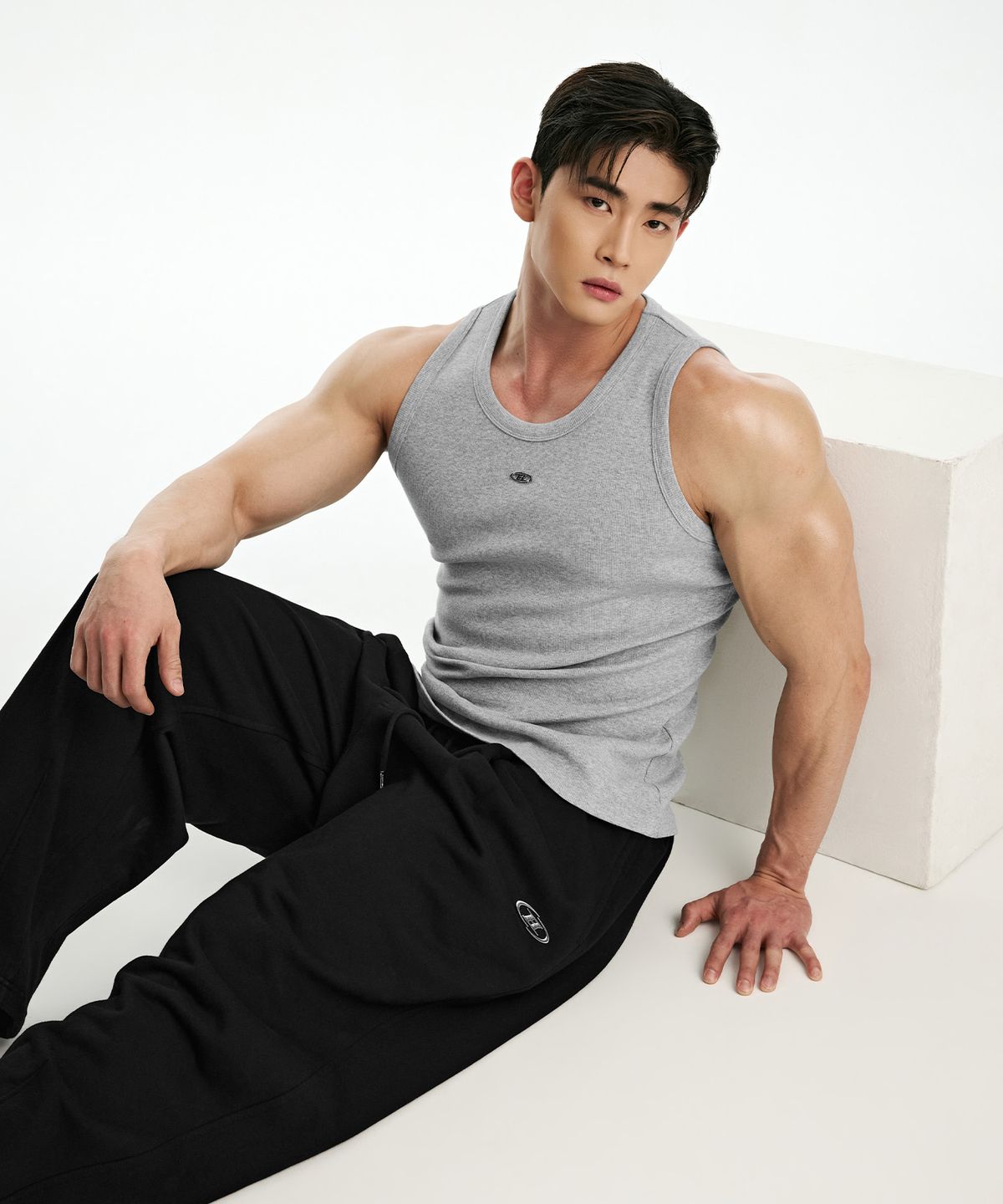 본투윈(BORN TO WIN) B PENDANT RIBBED SLEEVELESS [MELANGE GREY]
