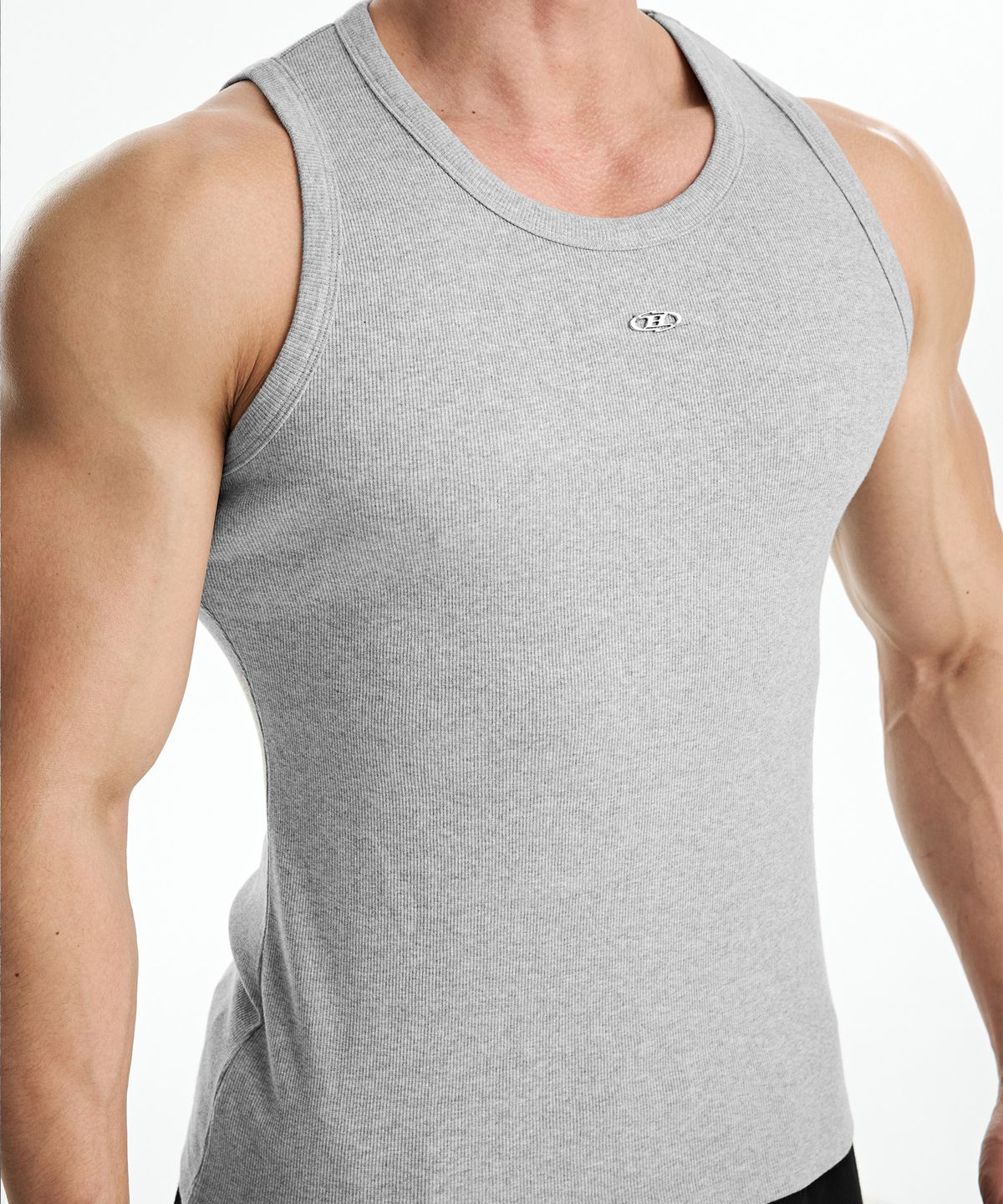 본투윈(BORN TO WIN) B PENDANT RIBBED SLEEVELESS [MELANGE GREY]