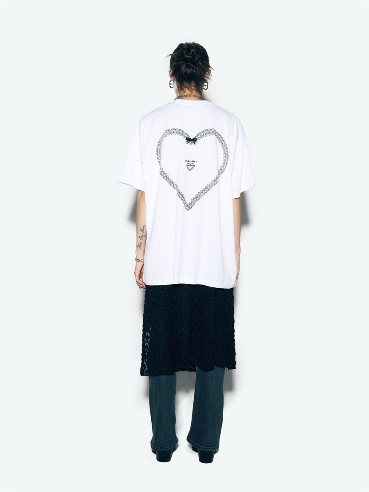 에즈이프 캘리(ASIF CALIE) LACE HEART OVERSIZED T-SHIRT WHITE