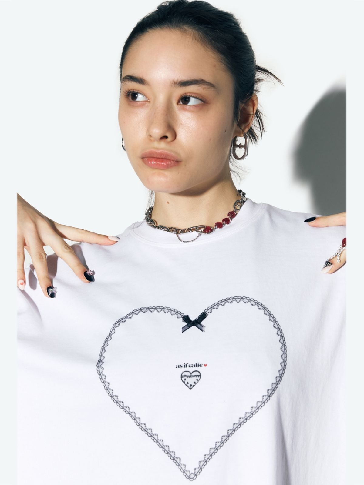 에즈이프 캘리(ASIF CALIE) LACE HEART OVERSIZED T-SHIRT WHITE