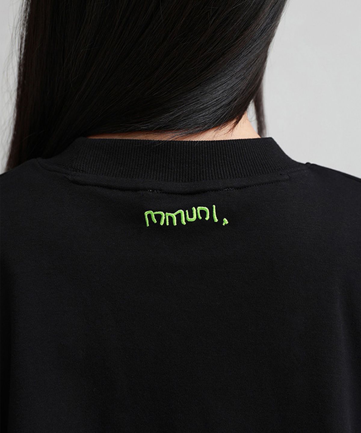 뮤니 프로젝트(MMUNI PROJECT) 펠트 로고 디자인 오버핏 오가닉 반팔티