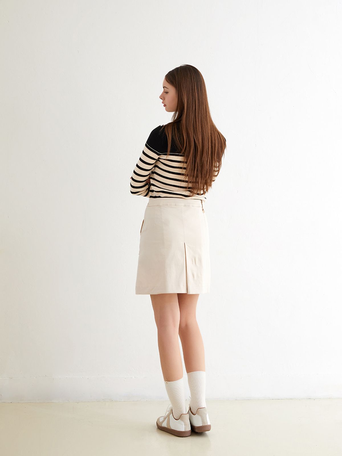 니티나(NITINA) STRIPE 라운드 풀오버 BK