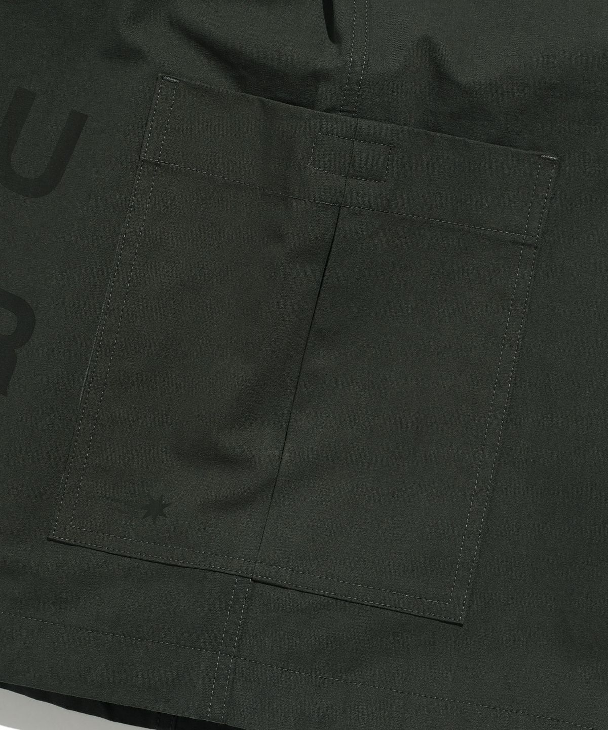 나이스고스트클럽(NICEGHOSTCLUB) FFATS PARACHUTE CARGO SHORTS_CHARCOAL(NG2EMUPA61A)