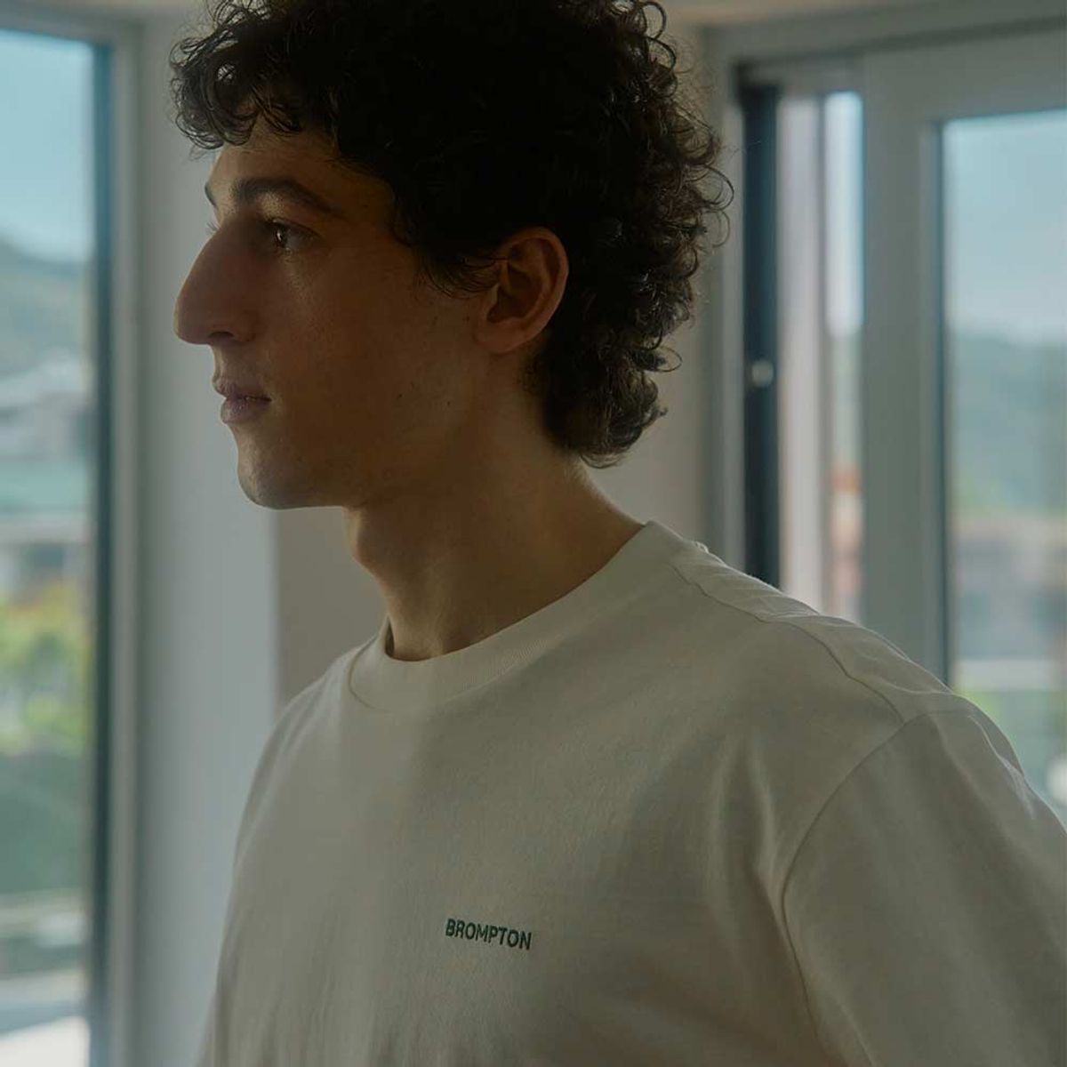 브롬톤 런던(BROMPTON LONDON) BROMPTON LOGO T-SHIRT - WHITE (P242UTS410)