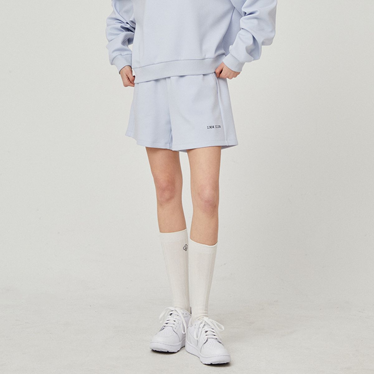 릭크(LIKK) 자수 포인트 밴딩 반바지(스카이블루)_L4A1-PT02C