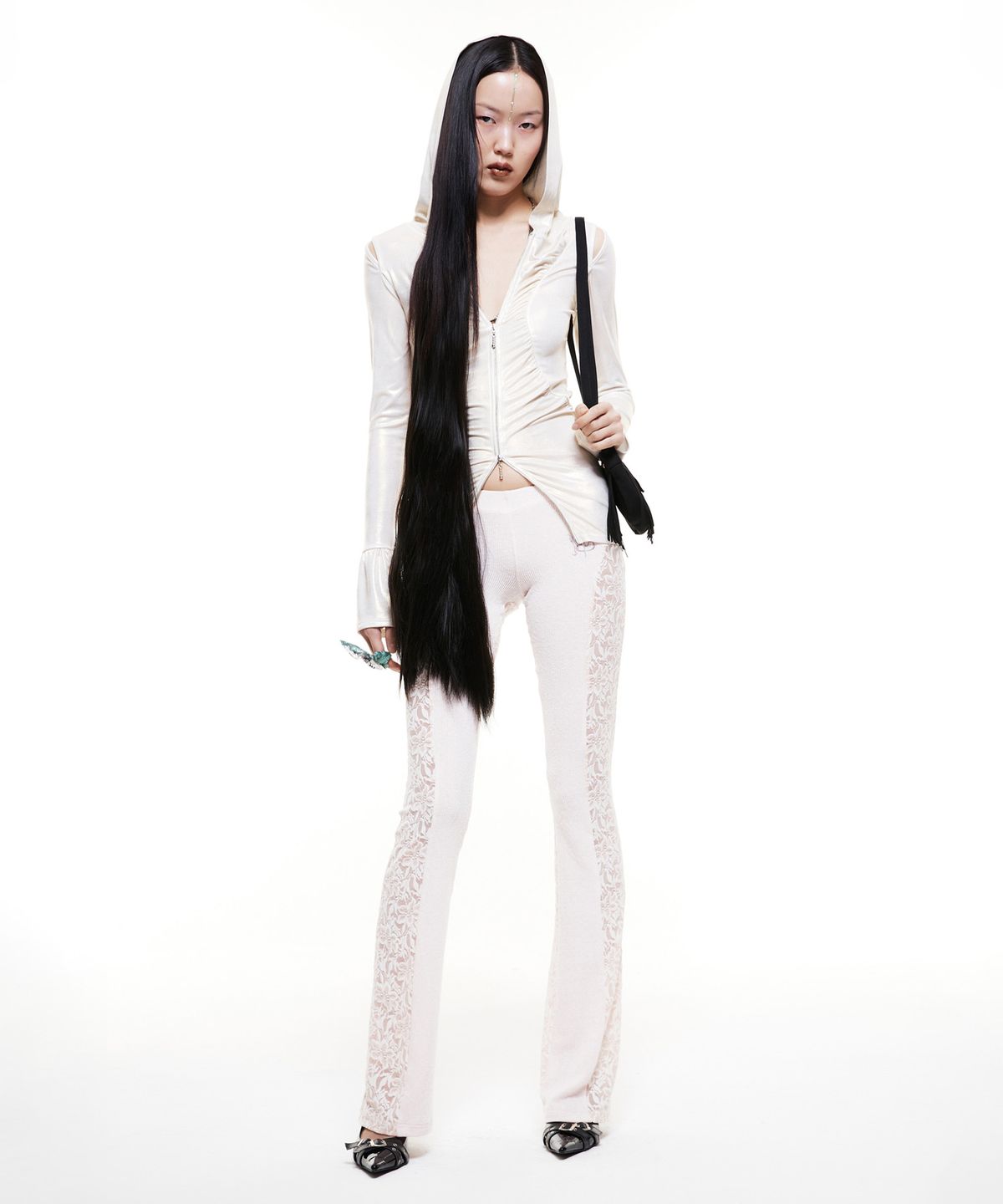 배디(BADEE) Cut-Out Shirring Hoodie Zip-up Glitter Ivory