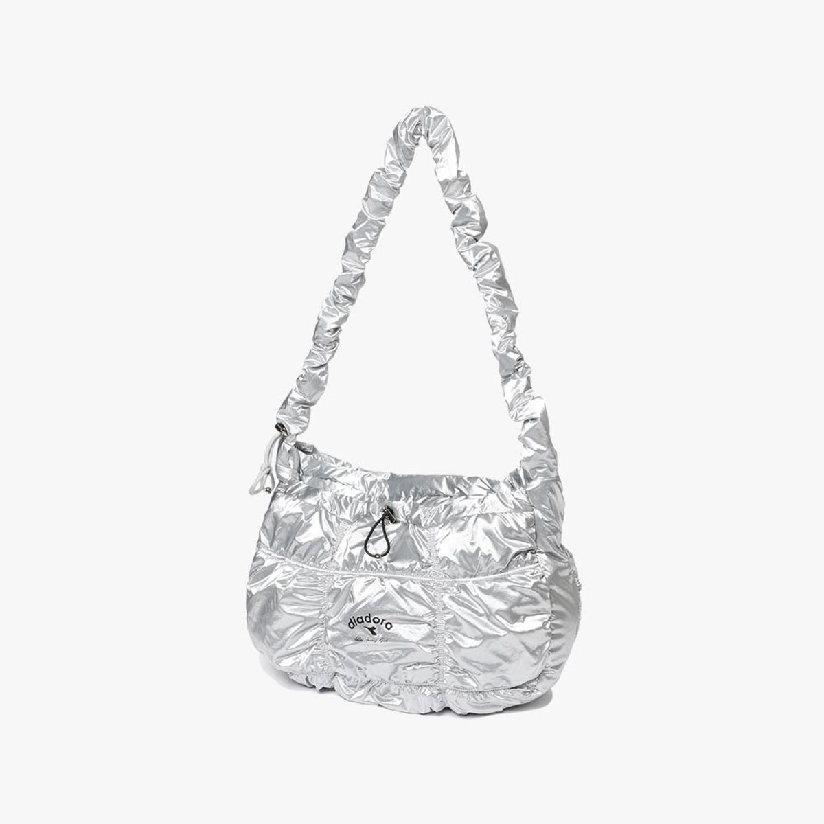 디아도라(diadora) 글로시 셔링 패디드백 SILVER