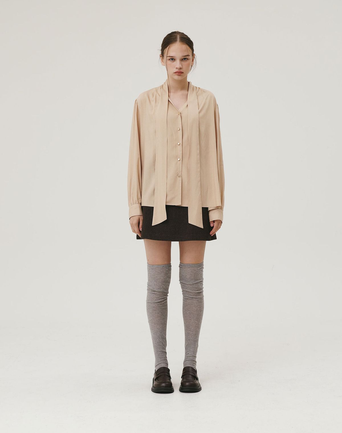 지에마르(GIEMAR) STRIPE TIE BLOUSE  BEIGE