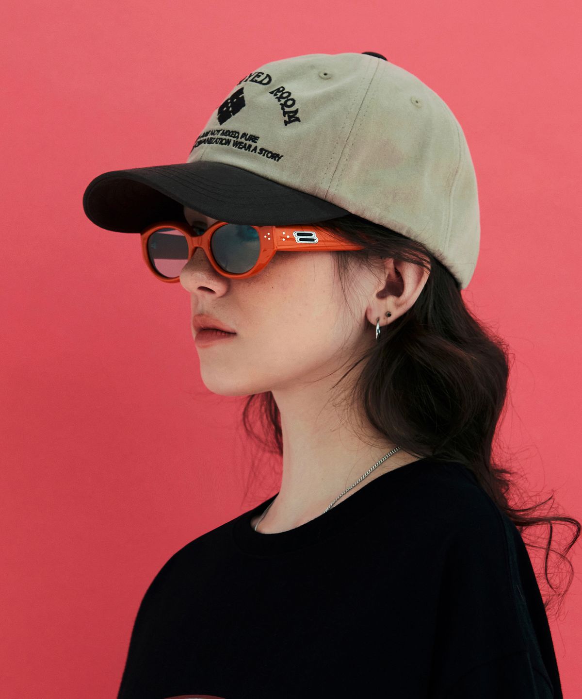 어널로이드(UNALLOYED) 룸 로고 볼캡 / 베이지