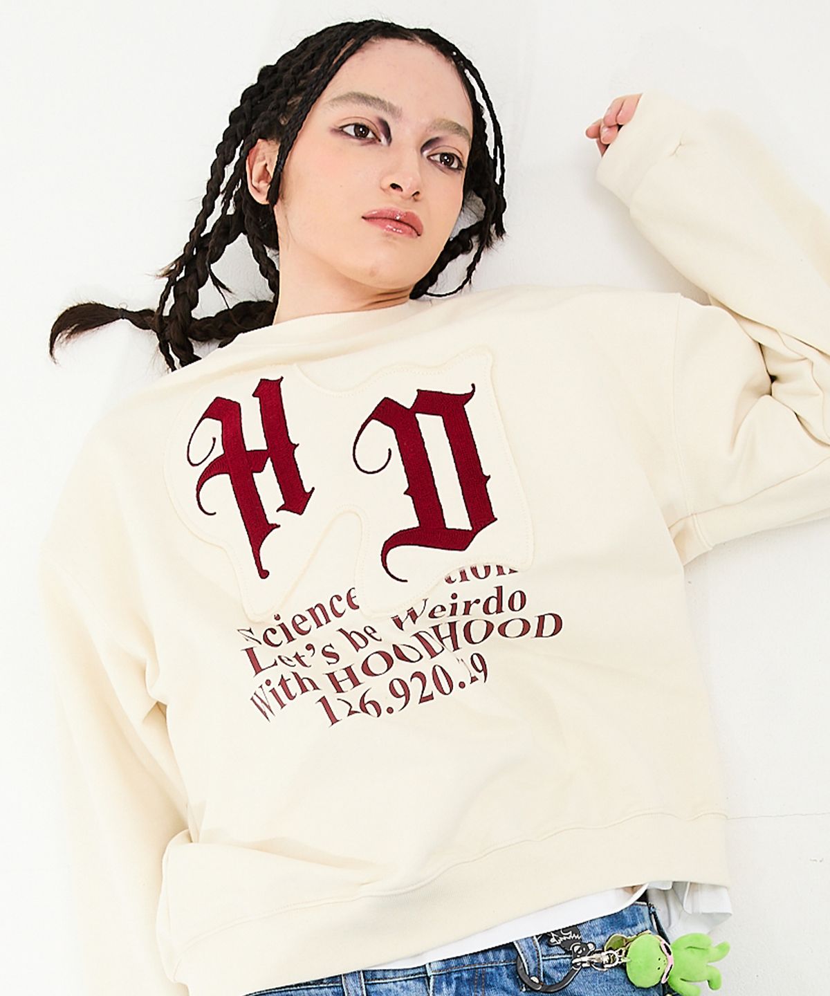 후드후드(HOODHOOD) 더블 패치 HD로고 맨투맨 아이보리