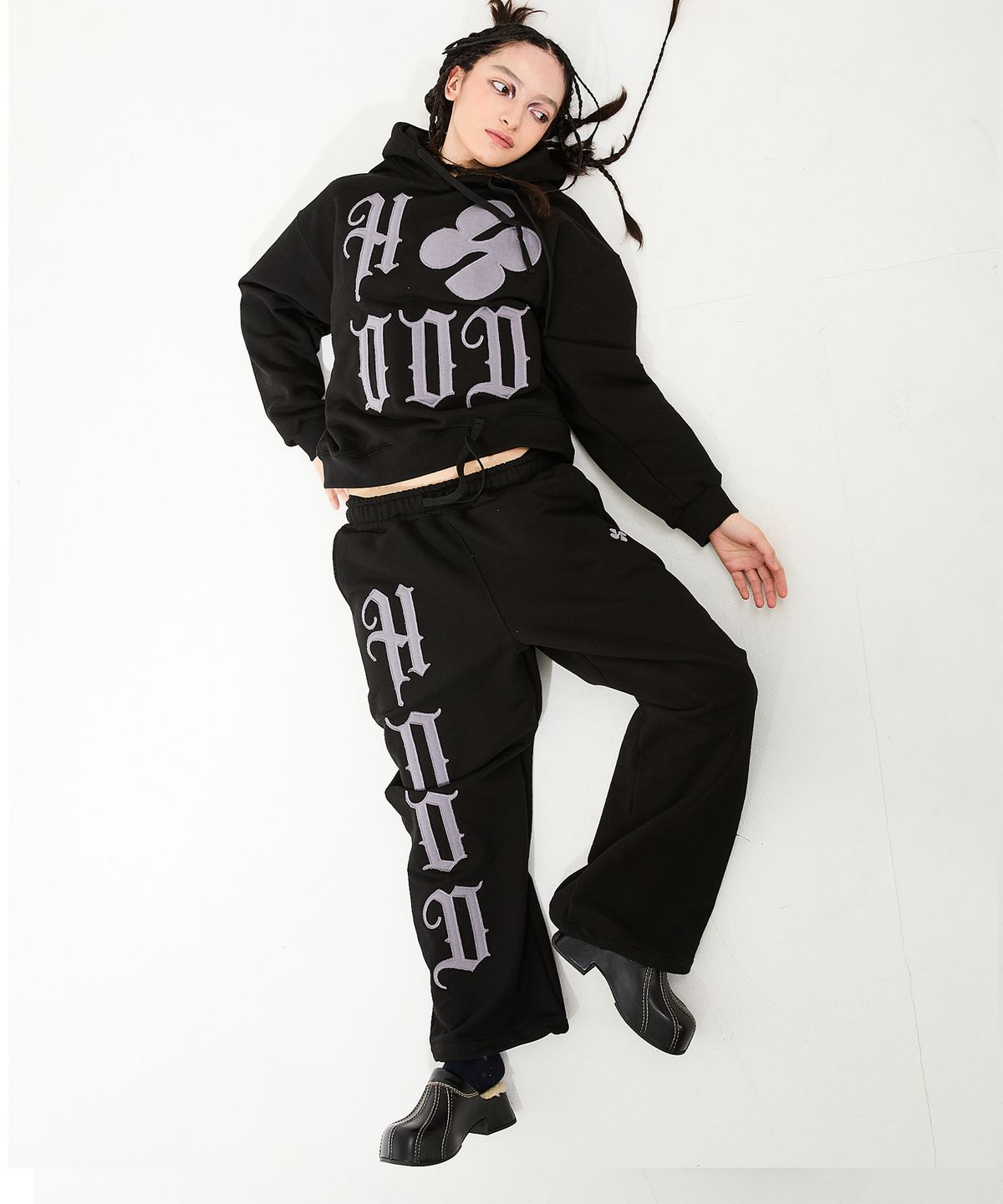 후드후드(HOODHOOD) HOOD 로고 아플리케 후드 블랙