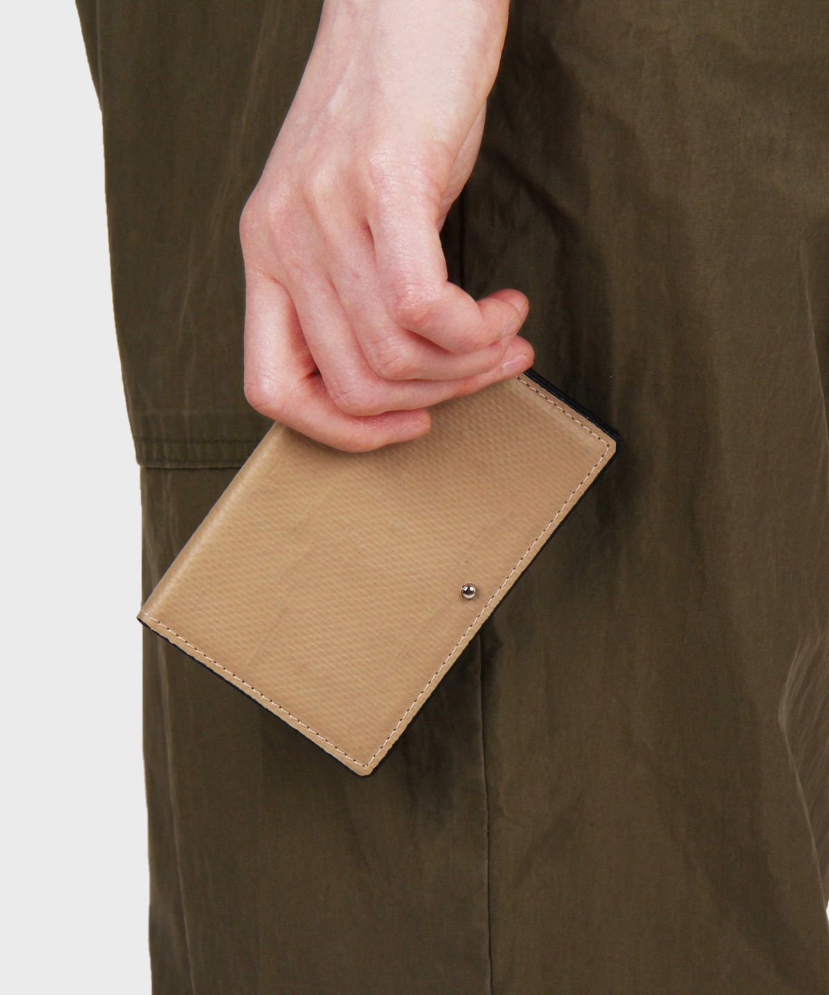카네이테이(KANEITEI) OM BUTTON STUD WALLET (BEIGE) / UPCYCLED