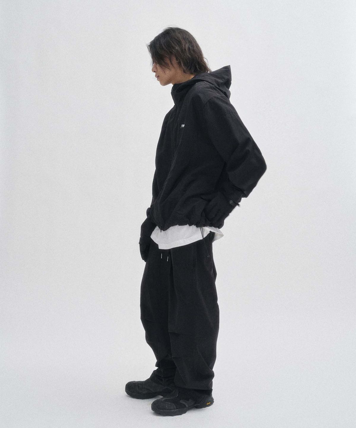 리트리버클럽(RETRIEVER CLUB) STAR LOGO WINDBREAKER [BLACK]