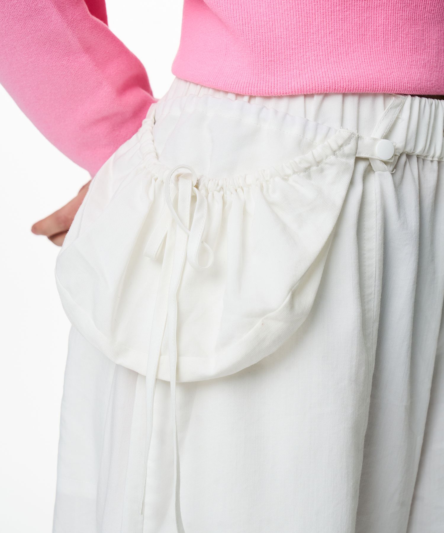 MUSINSA | ILLIGO Shirring open pocket cargo pants white