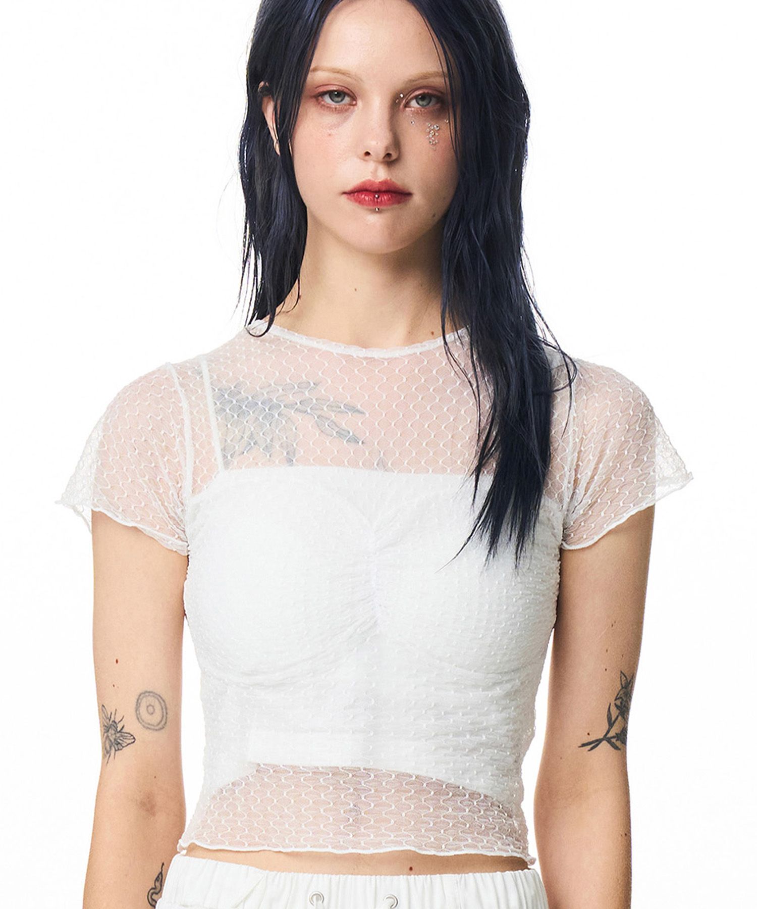 ★ILLIGO★ Heart Lace Fitted Crop T-Shirt White Heart lace fit cropped T-shirt white - ILLIGO