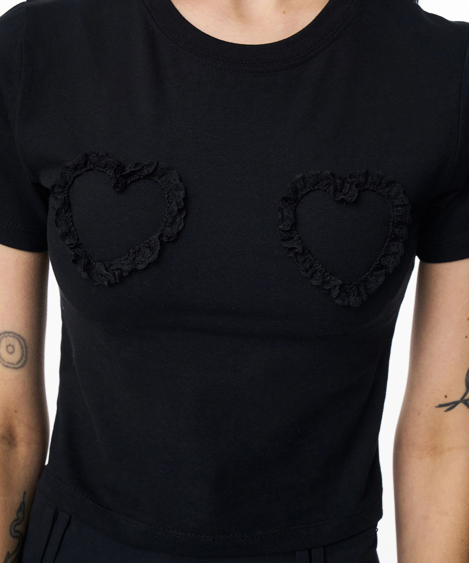 ★ILLIGO★ Heart Lace Fitted Crop T-Shirt Black MUSINSA公式 | ILLIGO Heart Lace Fitted Crop T-Shirt Black
