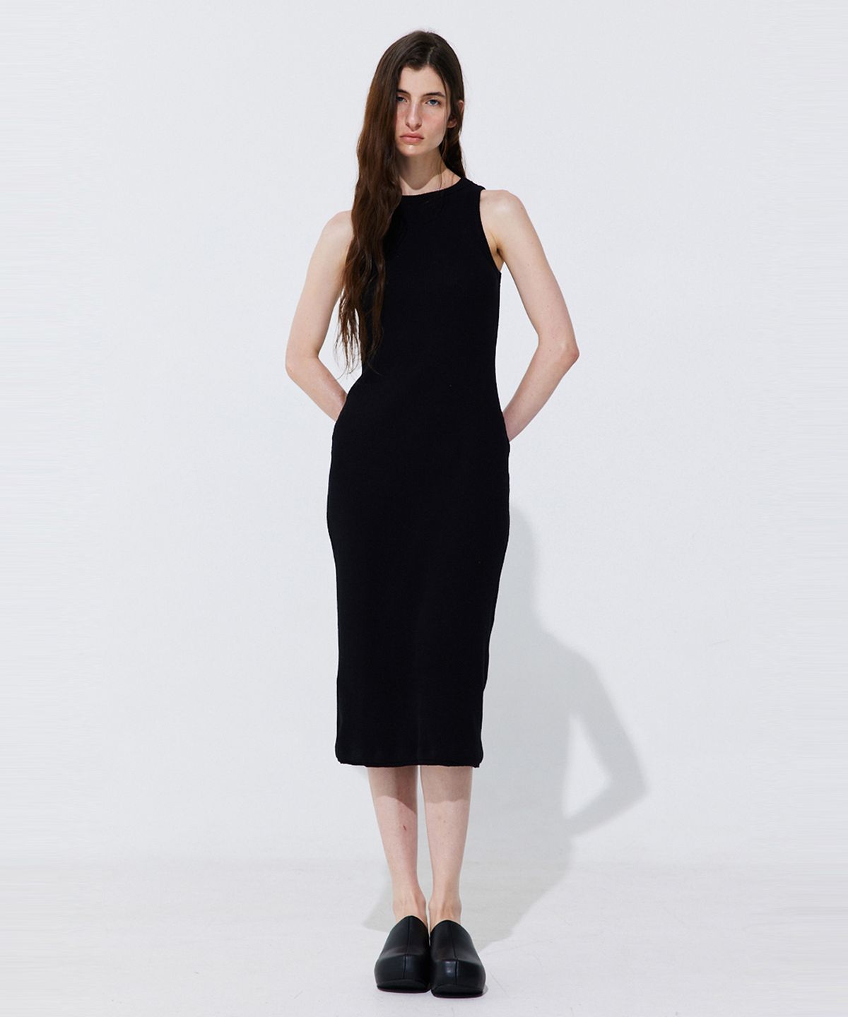 분더캄머(WNDERKAMMER) Back Cut-out Sleeveless Dress_Black (백 컷아웃 슬리브리스 드레스_블랙)