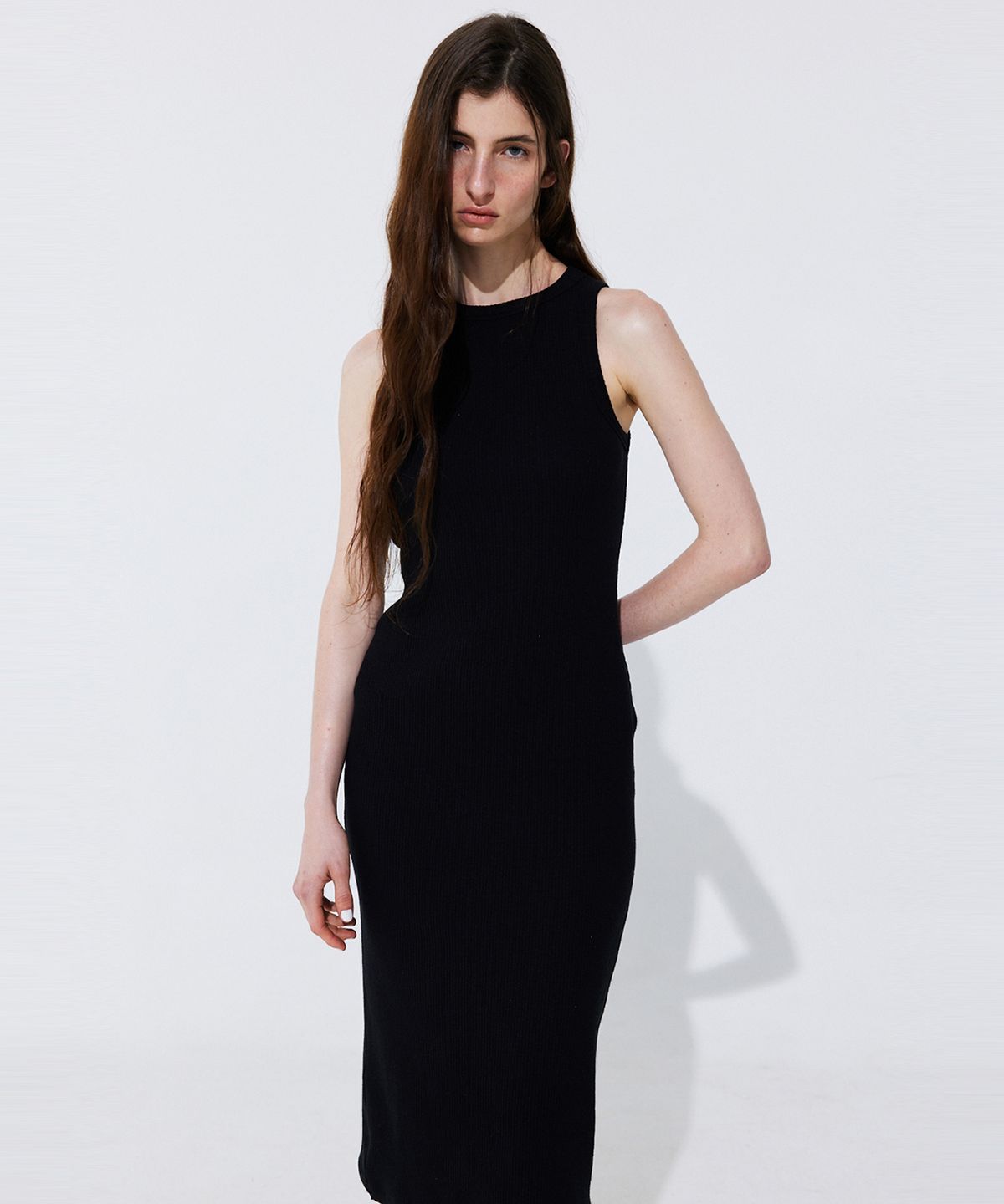 분더캄머(WNDERKAMMER) Back Cut-out Sleeveless Dress_Black (백 컷아웃 슬리브리스 드레스_블랙)