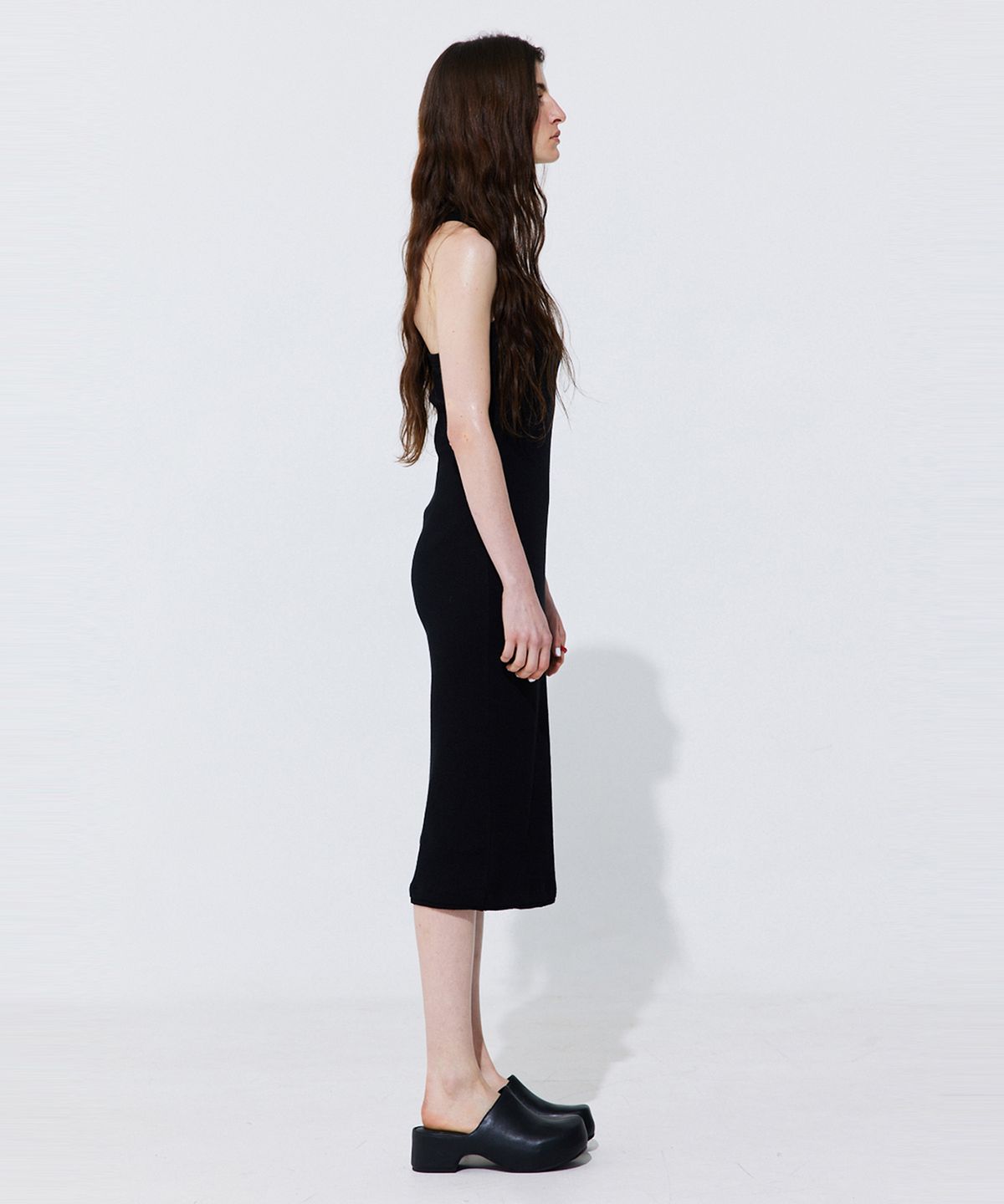 분더캄머(WNDERKAMMER) Back Cut-out Sleeveless Dress_Black (백 컷아웃 슬리브리스 드레스_블랙)