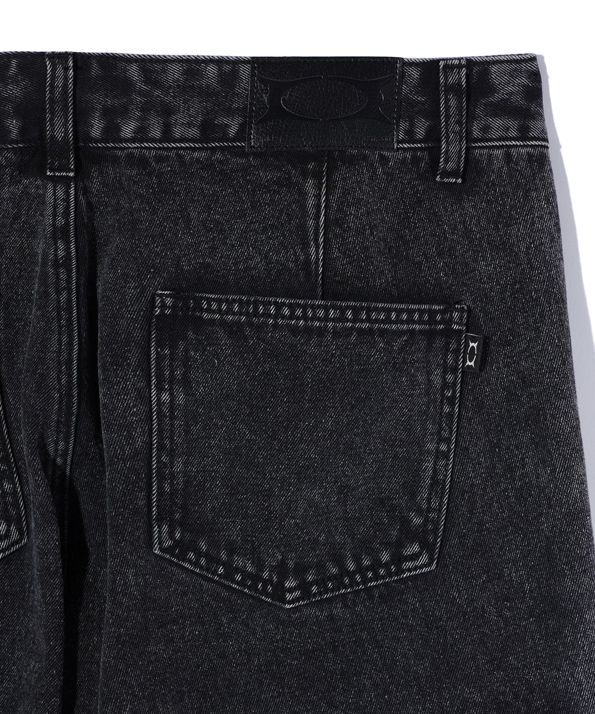 크리틱(CRITIC) HALF DOUBLE KNEE POCKET DENIM PANTS BLACK