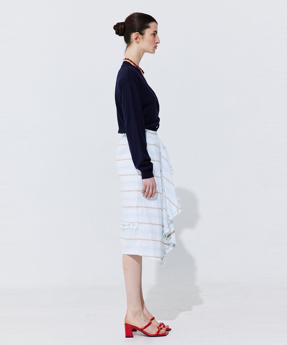 분더캄머(WNDERKAMMER) Floral Embroidery Banding Skirt_Light Blue (플로럴 엠브로이더리 밴딩 스커트_라이트 블루)
