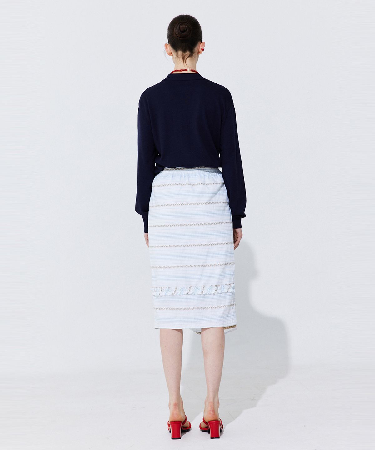분더캄머(WNDERKAMMER) Floral Embroidery Banding Skirt_Light Blue (플로럴 엠브로이더리 밴딩 스커트_라이트 블루)