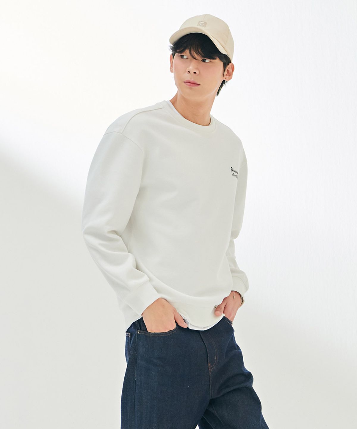 체이스컬트(CHASECULT) 공용 뒷판 아트웍 맨투맨 티셔츠-DARU5114B01