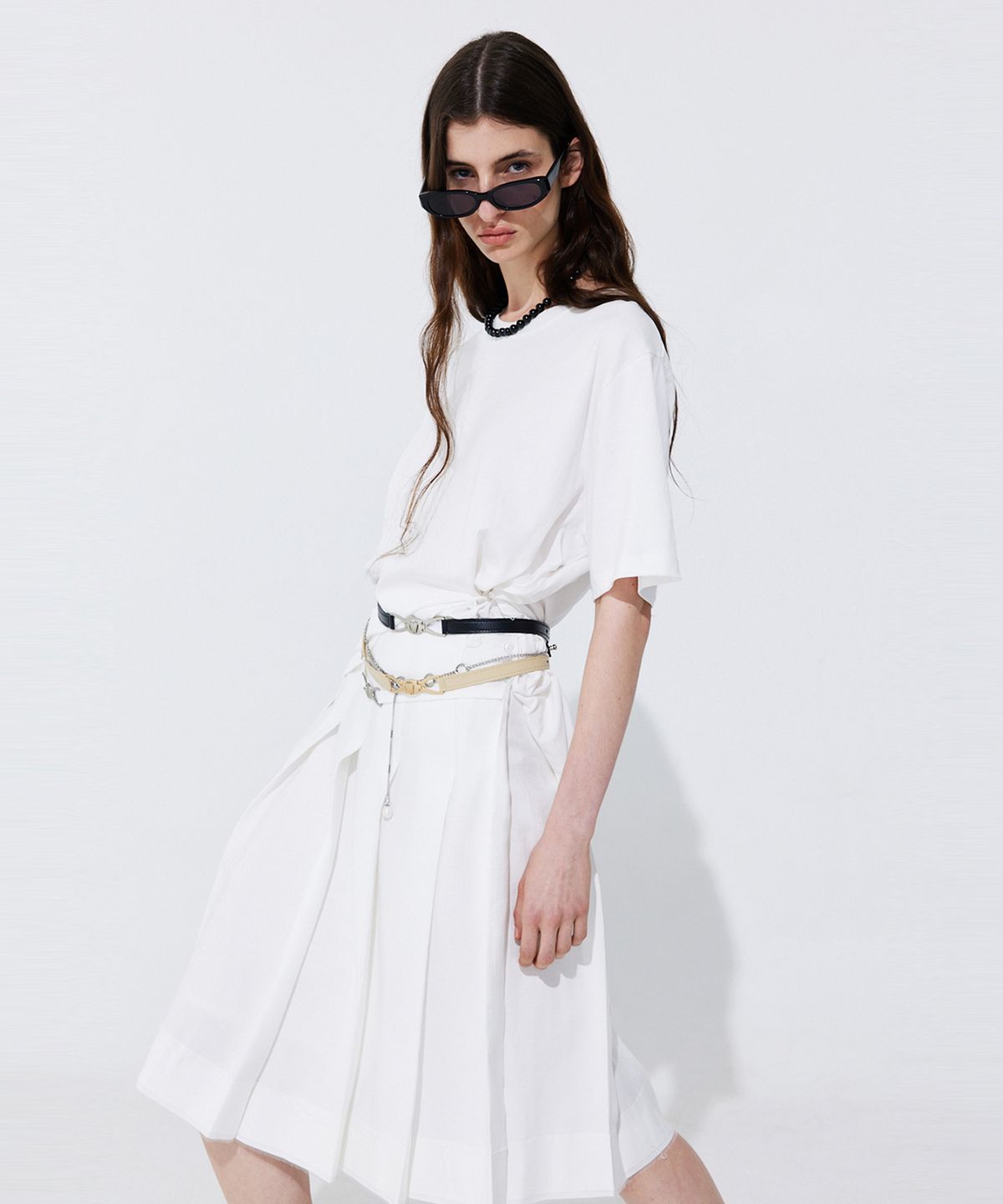 분더캄머(WNDERKAMMER) Raw-cut Pleats Skirt_White (로우컷 플리츠 스커트_화이트)